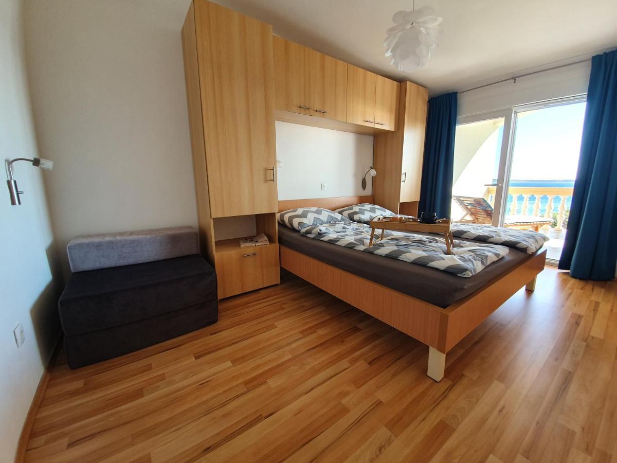 Comfortable Family Iris 20m From In *