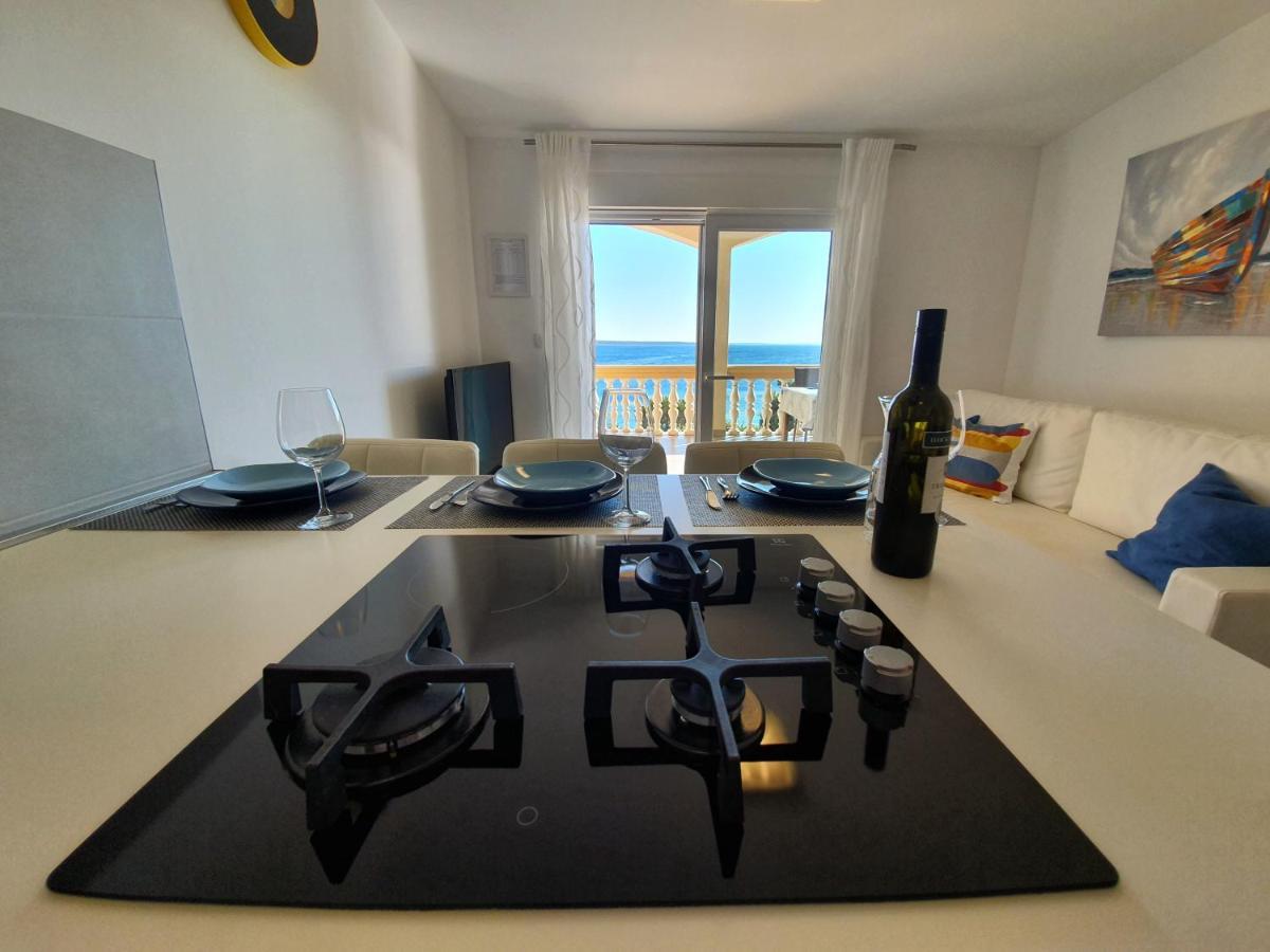 Comfortable Family Iris 20m From In