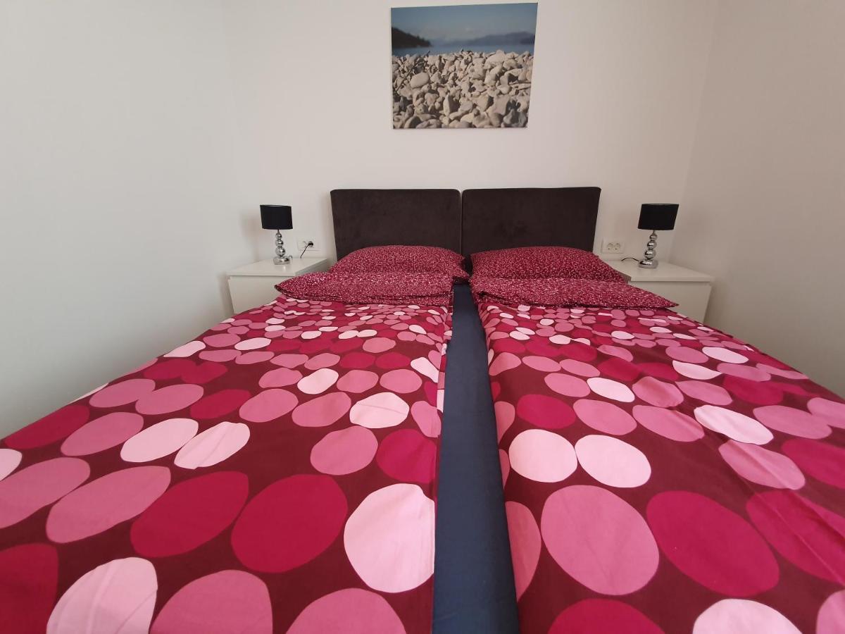 Comfortable Family Iris 20m From In *
